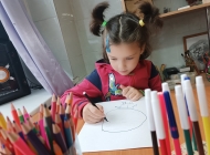 «Мой папа самый-самый»: творческая выставка детских рисунков, посвящённая ежегодному празднику День Отца