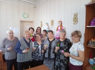 «Цветок из синельной проволоки»: мастер–класс от «серебряного» волонтера