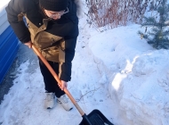 Операция «Снежок»: социальная акция помощи гражданам пожилого возраста в уборке снега