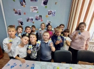 «Для самых сильных и любимых»: поздравительная открытка к Всероссийскому Дню отца