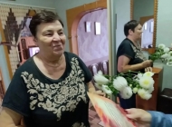Тепло октябрьского дня: КГБУ СО «КЦСОН «Краснотуранский» поздравил ветеранов социальной защиты